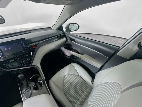 Used 2023 Toyota Camry SE image 11