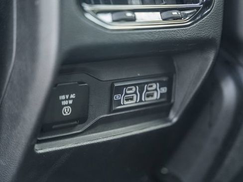 Used 2023 Jeep Grand Cherokee Altitude AWD/4WD image 40