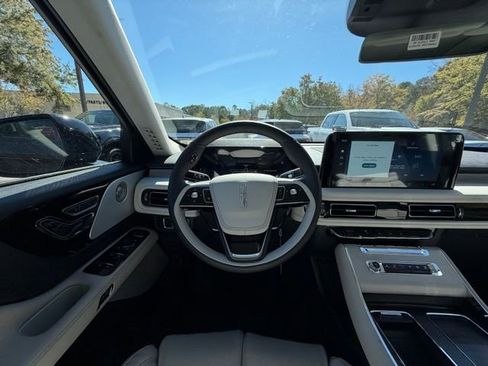 New 2026 Lincoln Aviator Reserve image 9