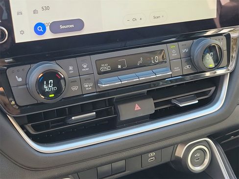 Used 2024 Toyota Grand Highlander XLE image 28