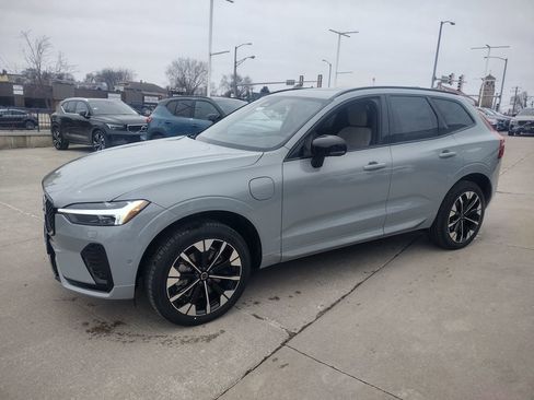 New 2026 Volvo XC60 T8 Plus w/ Climate Package image 5