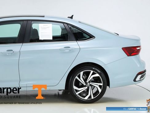 Used 2025 Volkswagen Jetta SEL image 4