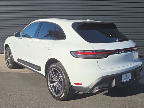 Certified 2026 Porsche Macan image 3