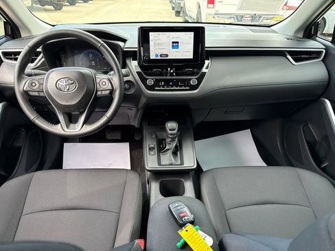 Used 2026 Toyota Corolla Cross LE FWD image 37