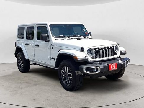Certified 2025 Jeep Wrangler Unlimited Sahara AWD/4WD image 7