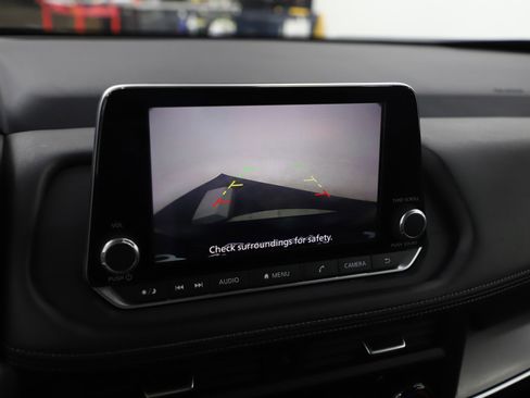 Used 2025 Nissan Rogue SV image 22