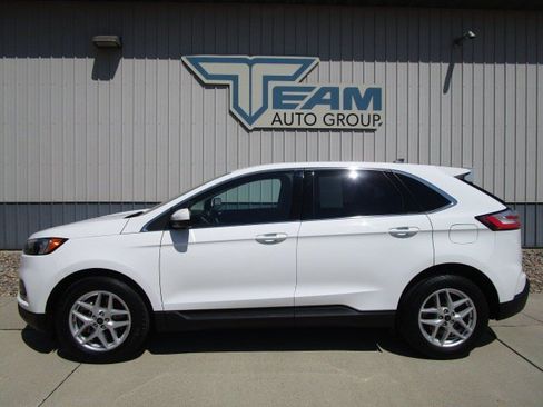 Used 2024 Ford Edge SEL w/ Convenience Package AWD/4WD image 4