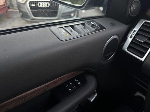 Used 2017 Land Rover Discovery HSE image 42