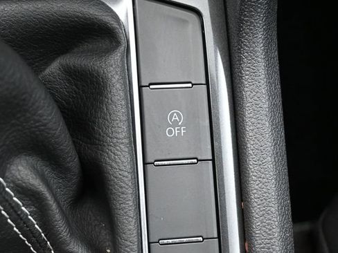 Used 2022 Volkswagen Tiguan SE w/ Panoramic Sunroof Package AWD/4WD image 26