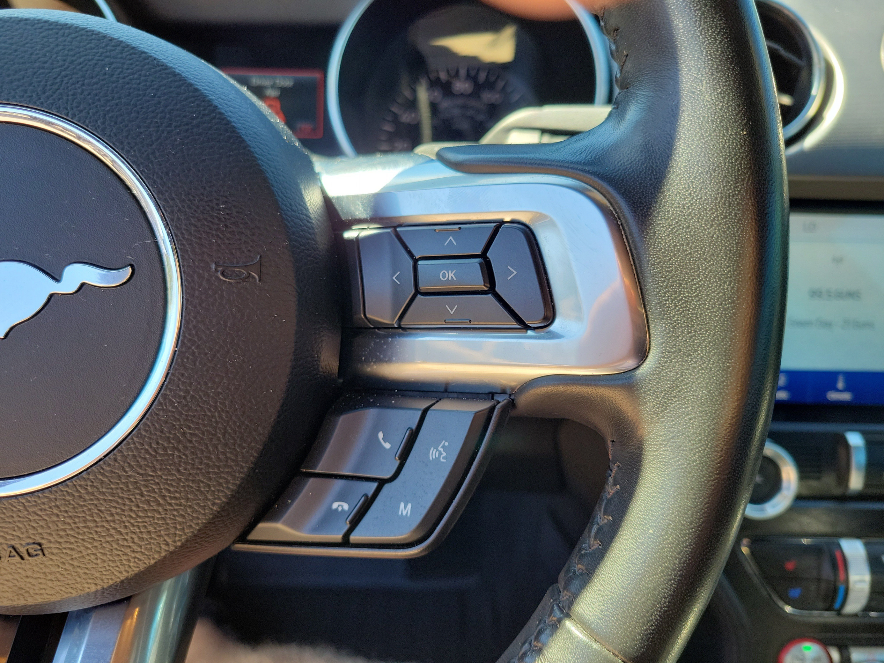 Used 2022 Ford Mustang Premium RWD image 13