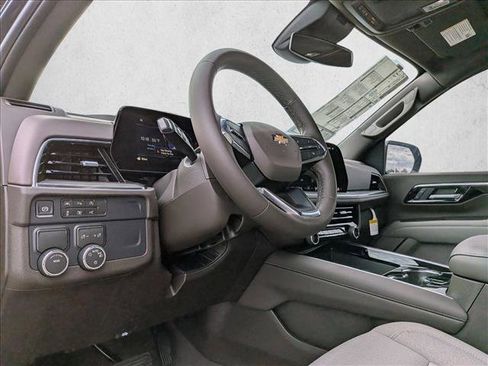 New 2026 Chevrolet Suburban LS image 9
