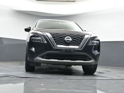 Used 2023 Nissan Rogue SV image 34