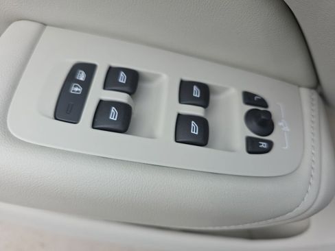 New 2026 Volvo XC60 T8 Ultra w/ Protection Package Premier image 38