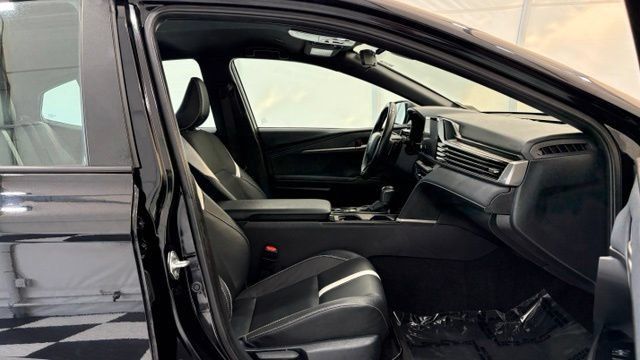 Used 2025 Toyota Camry SE FWD image 19