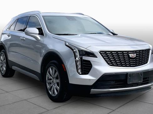 Used 2022 Cadillac XT4 Premium Luxury w/ Safety Alert Package AWD/4WD image 2