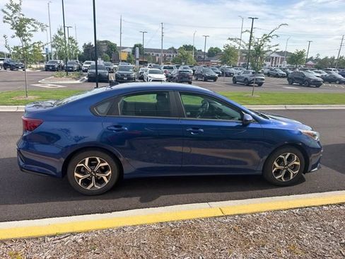 Used 2020 Kia Forte LXS FWD image 8