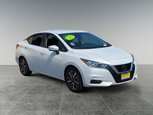 Used 2021 Nissan Versa SV image 14