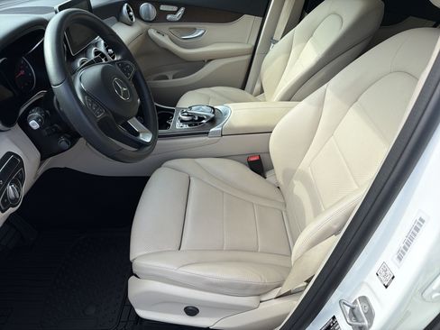 Used 2019 Mercedes-Benz GLC 300 image 7