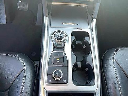 Used 2023 Ford Explorer Limited AWD/4WD image 15