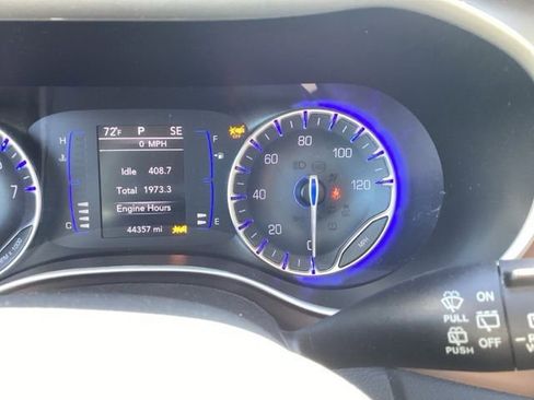 Used 2023 Chrysler Voyager LX FWD image 19