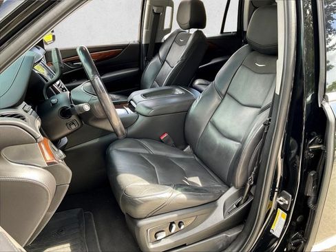 Used 2019 Cadillac Escalade Luxury RWD image 26