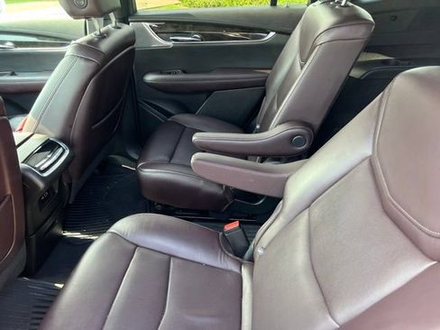 Used 2020 Cadillac XT6 Premium Luxury AWD/4WD image 8