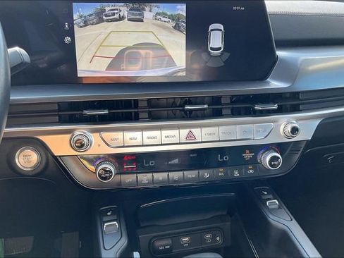 Used 2025 Kia Telluride S AWD/4WD image 14