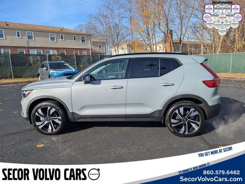 Certified 2024 Volvo XC40 B5 Ultimate w/ Climate Package image 5