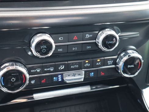 New 2025 Ford F150 Platinum w/ Equipment Group 702A High image 28