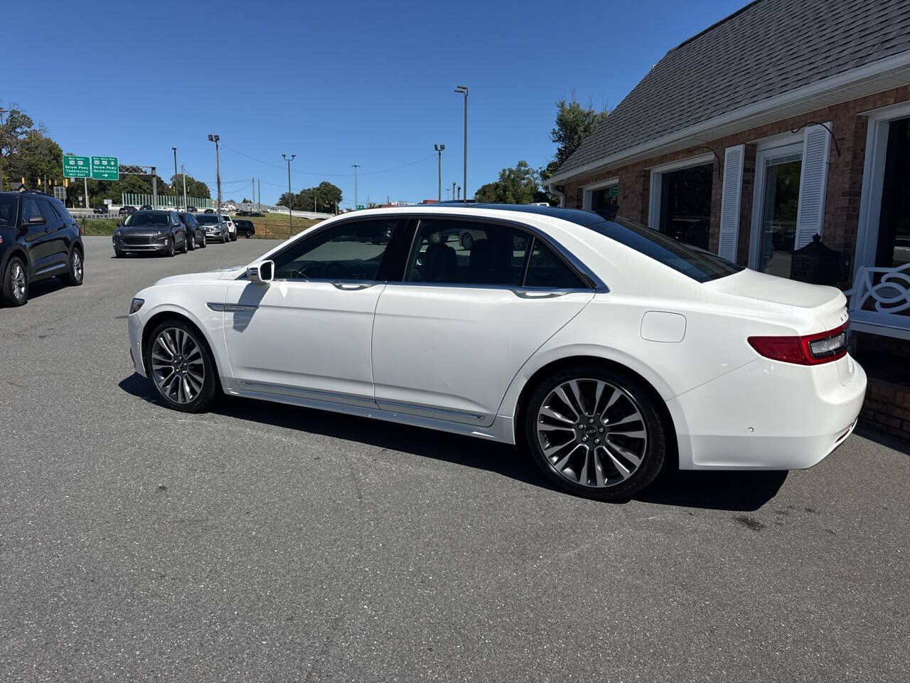 Used 2020 Lincoln Continental Reserve w/ Luxury Package AWD/4WD image 15