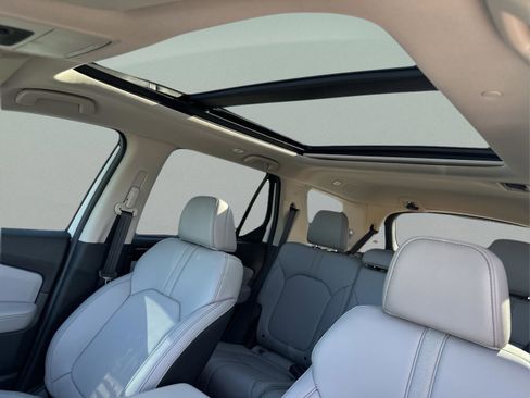 New 2025 Honda Pilot Touring image 9