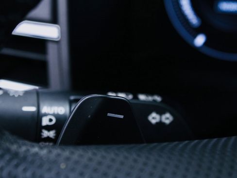 Used 2023 Mitsubishi Outlander SEL image 18