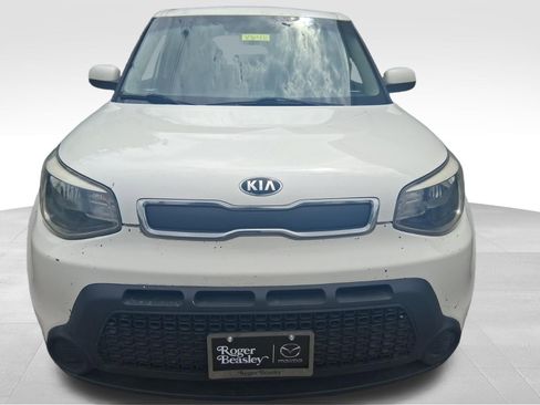 Used 2015 Kia Soul FWD image 2
