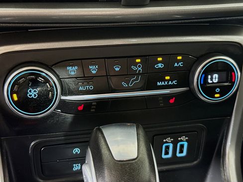 Used 2020 Ford EcoSport SE w/ SE Convenience Package FWD image 17