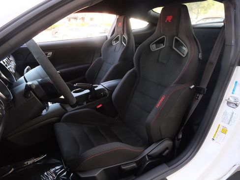 Used 2018 Ford Mustang Shelby GT350R w/ GT350R Equipment Group 920A image 21