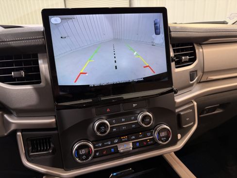 Used 2023 Ford Expedition Max XLT image 19