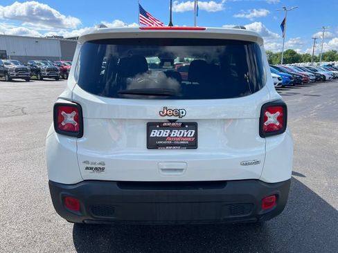 Used 2022 Jeep Renegade Latitude AWD/4WD image 6