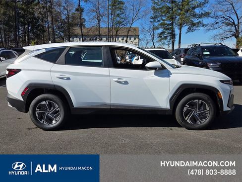 New 2026 Hyundai Tucson Blue SE image 7