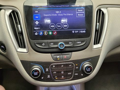 Used 2022 Chevrolet Malibu LT image 25