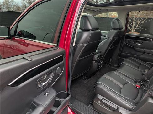 Used 2024 Honda Pilot Touring image 26