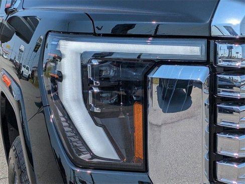 New 2025 GMC Sierra 2500 Denali w/ Denali Reserve Package image 11