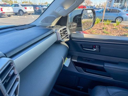 Used 2024 Toyota Tundra Limited image 21