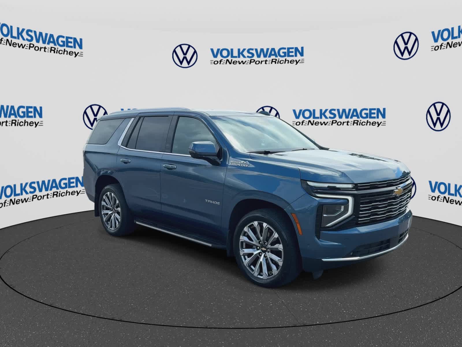 Used 2025 Chevrolet Tahoe High Country AWD/4WD image 2