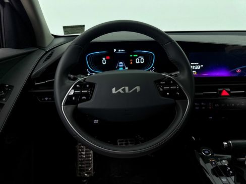 Certified 2024 Kia Niro EX Touring image 5