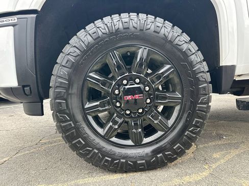 Used 2025 GMC Sierra 2500 AT4 w/ AT4 Premium Plus Package image 12