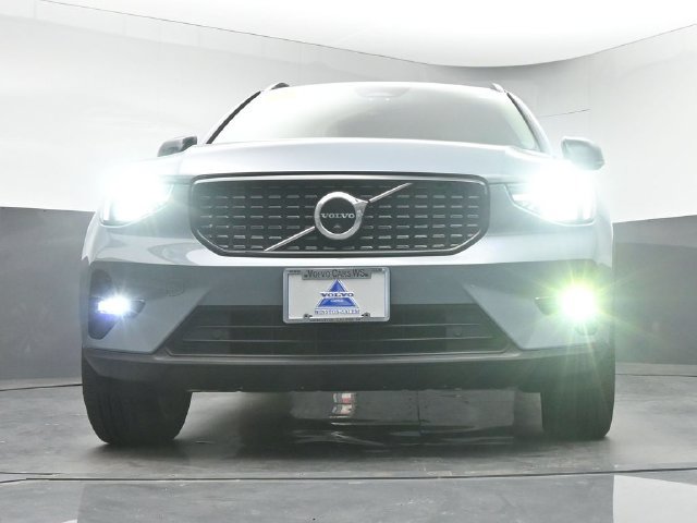 Used 2023 Volvo XC40 B5 Ultimate w/ Climate Package AWD/4WD image 11