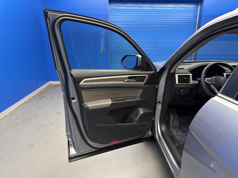 Used 2023 Volkswagen Atlas SEL AWD/4WD image 10