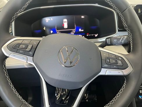 New 2025 Volkswagen Taos SE image 20