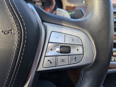 Used 2022 BMW 740i xDrive image 30