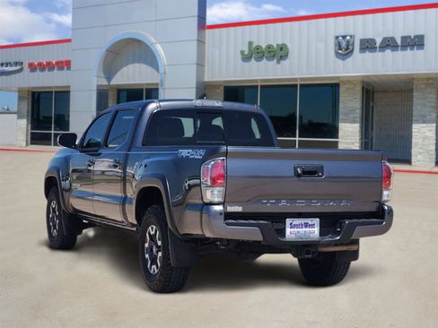 Used 2020 Toyota Tacoma TRD Off-Road w/ Technology Package AWD/4WD image 4
